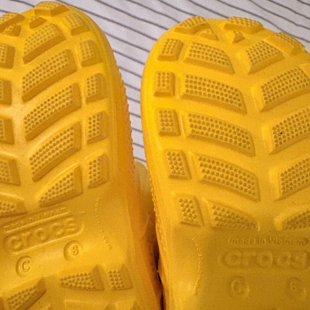 CROCS Bright Yellow Rain Boots Size 6 toddler - Picture 6 of 7